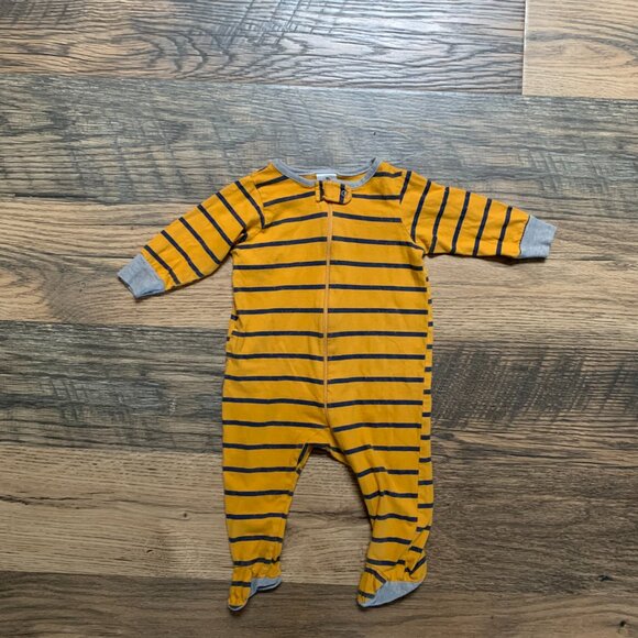 Set of 3 Size 3-9 months Footed Sleepers Gerber & Carter's - Picture 10 of 12